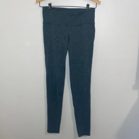 🌵Comfy cute green Champion leggings! - Picture 2 of 8